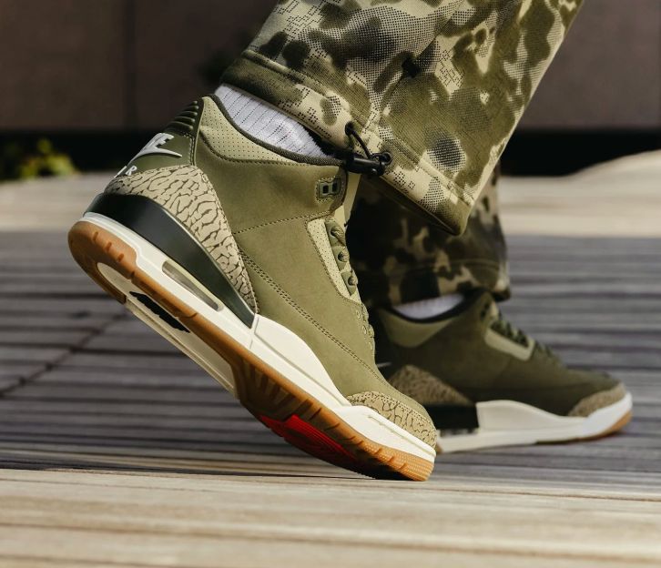 JustFreshKicks's tweet photo. Air Jordan 3 Retro 'Family Affair' on sale for $109.97 + shipping 🫒

https://t.co/Ko8lsjerQ0 https://t.co/Ao6vd2JMAm