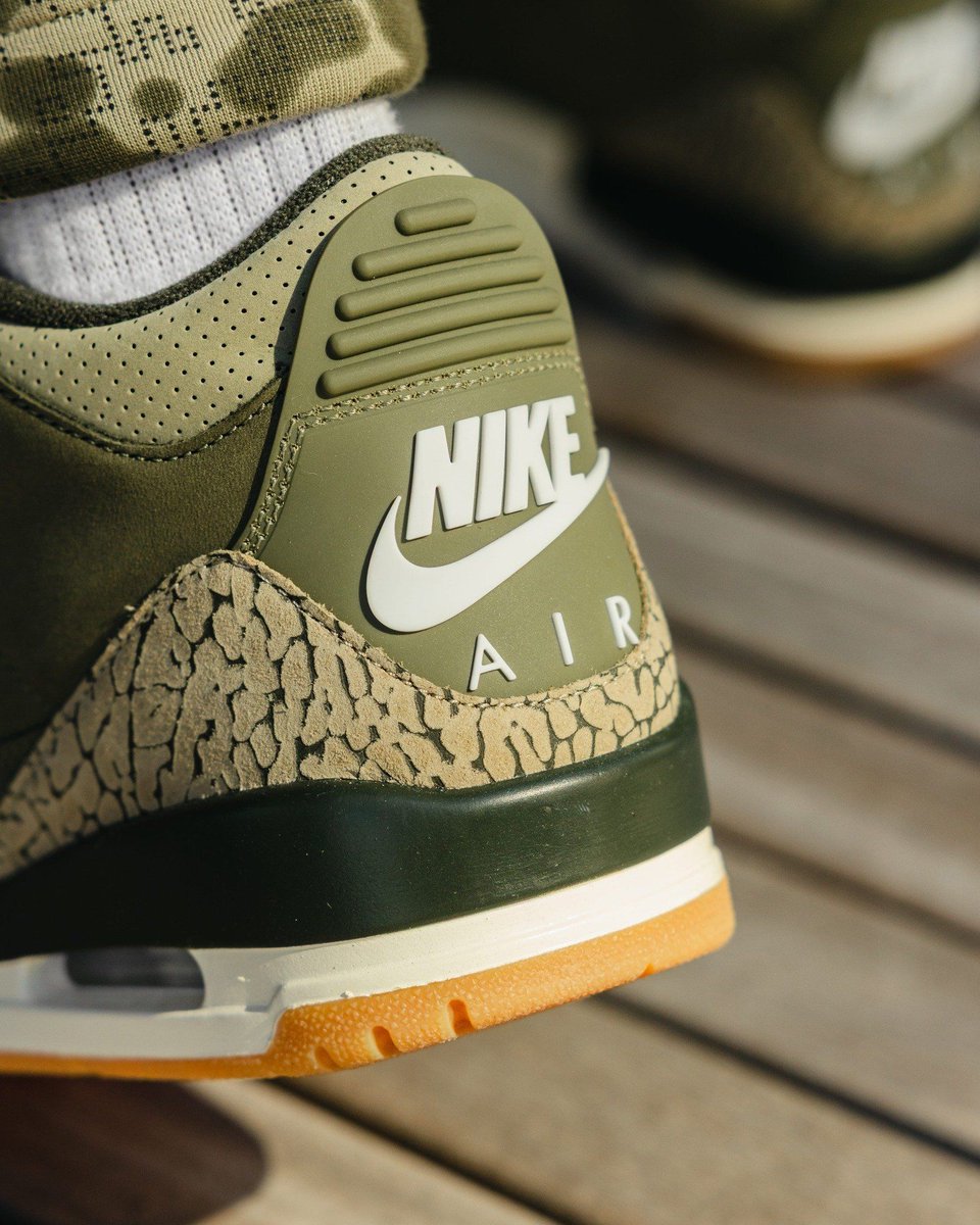 JustFreshKicks's tweet photo. Air Jordan 3 Retro 'Family Affair' on sale for $109.97 + shipping 🫒

https://t.co/Ko8lsjerQ0 https://t.co/Ao6vd2JMAm