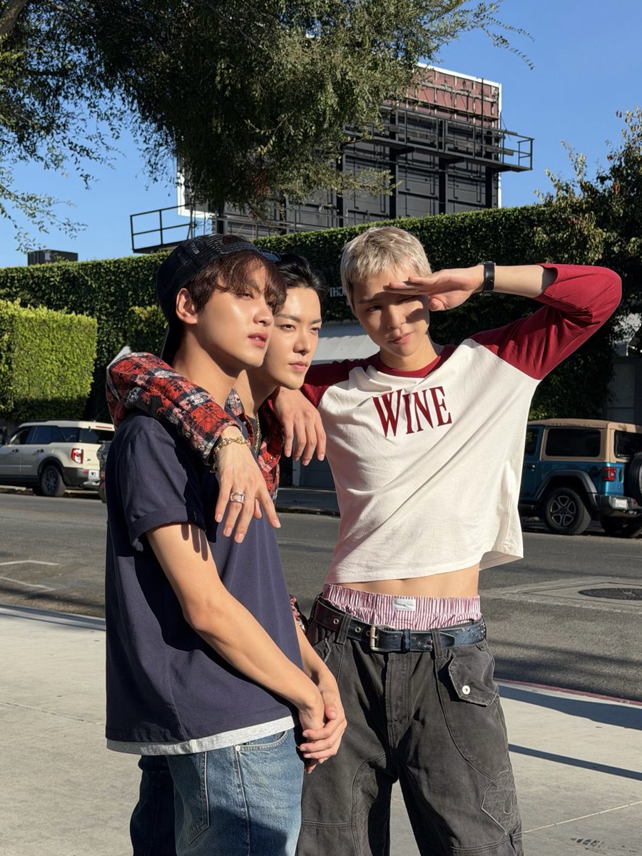 NCTsmtown_127's tweet photo. The warmth of the sun 

#JOHNNY #YUTA #HAECHAN #NCT127 https://t.co/z2XWvnrYP7