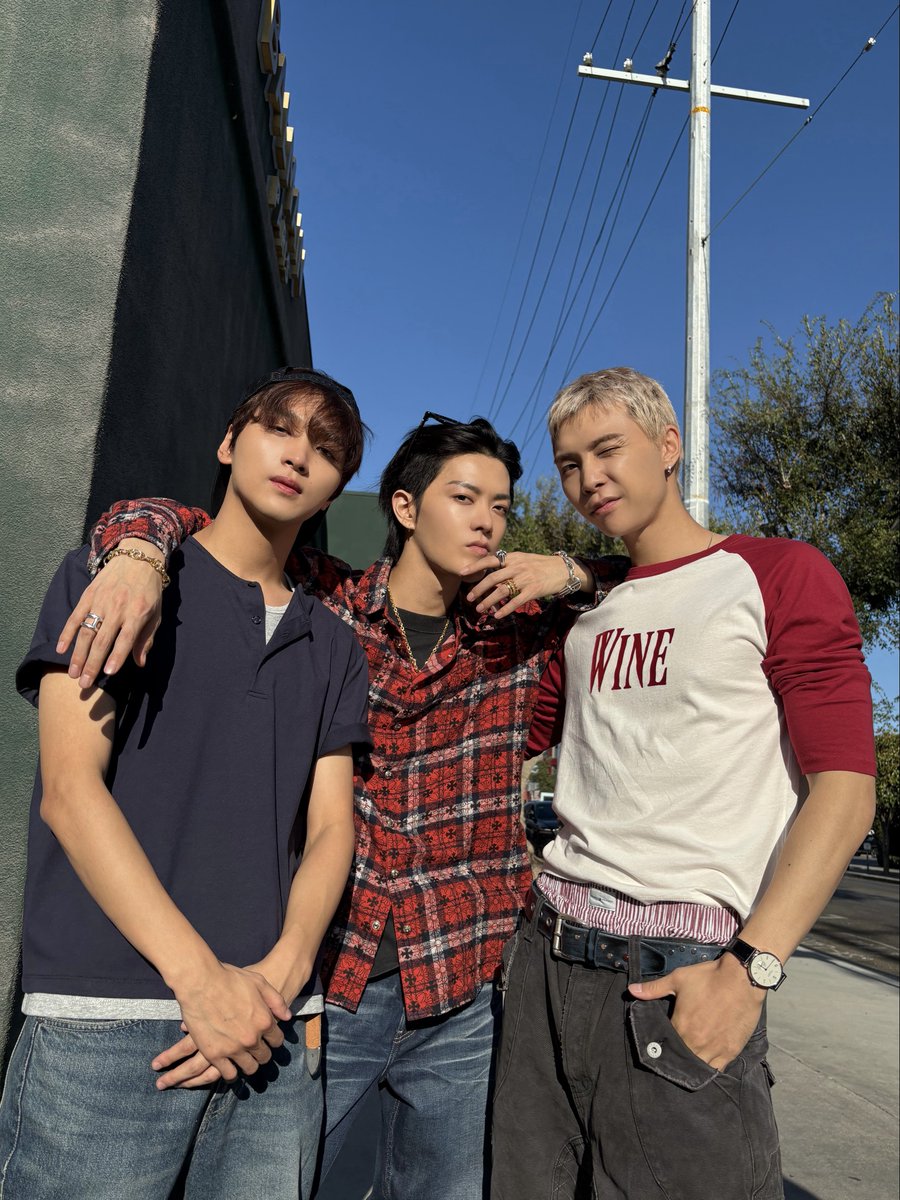 NCTsmtown_127's tweet photo. The warmth of the sun 

#JOHNNY #YUTA #HAECHAN #NCT127 https://t.co/z2XWvnrYP7