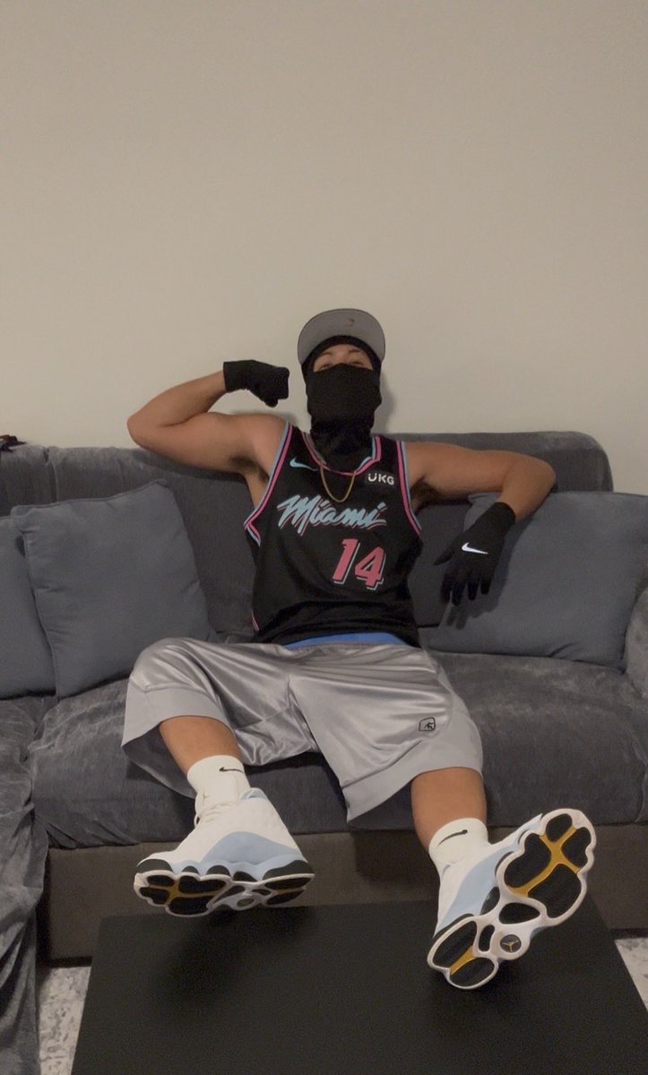 papishotty's tweet photo. I bring the heat https://t.co/tc2R1aflFA