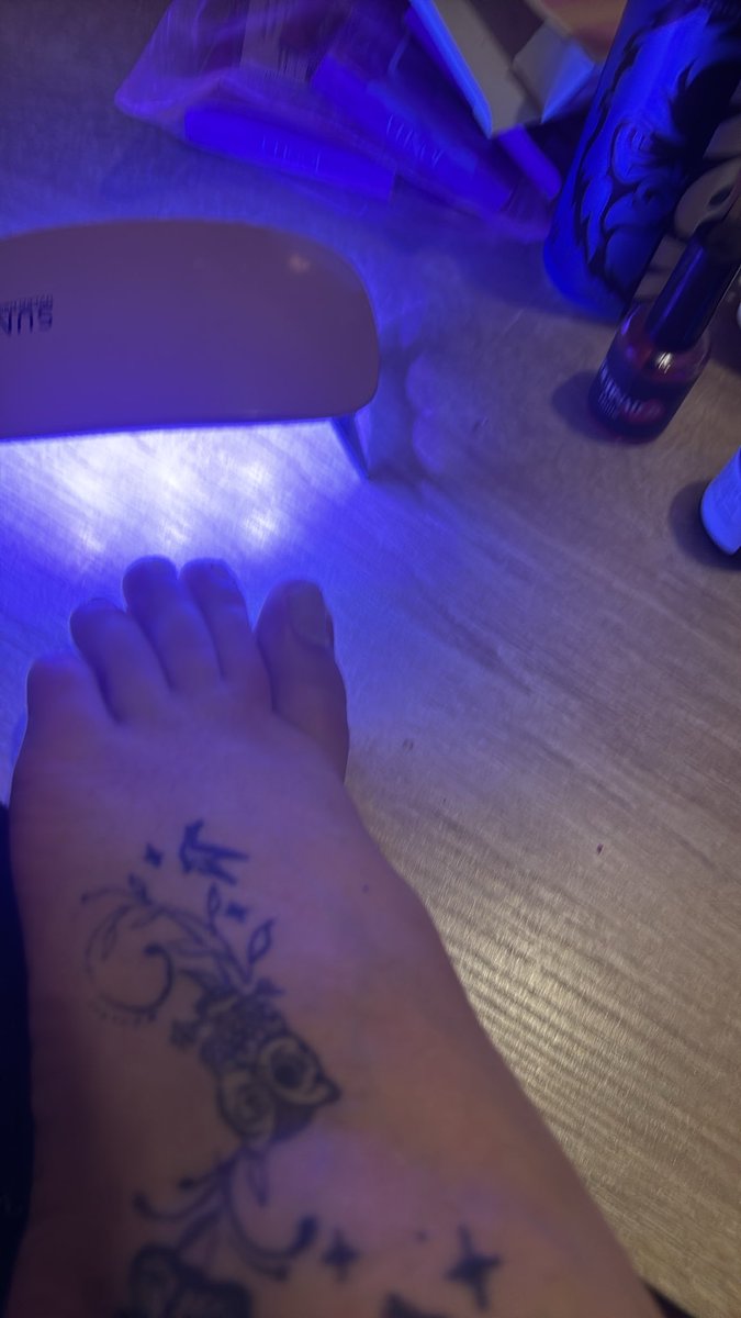 aurorechoukpx's tweet photo. Je ne sais toujours pas quelle couleur faire pour qu’un moneyslave raque bien 😋🙈
#argent #moneyslave #raque #slave https://t.co/ijXnqUBrNg