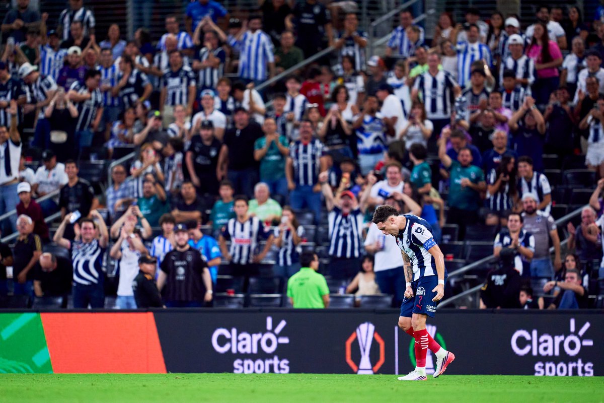 SomosRayados's tweet photo. El arte de cambiar los abucheos por aplausos… https://t.co/2HzLgcUPfx