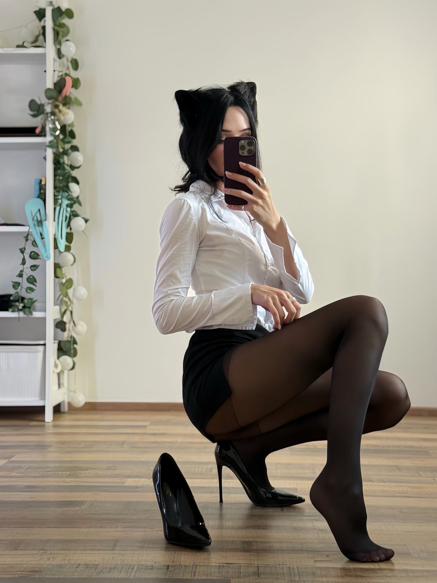 Bemy_Bun's tweet photo. Can I be your kitty ? 🐈‍⬛ https://t.co/A0YMbqJKEd