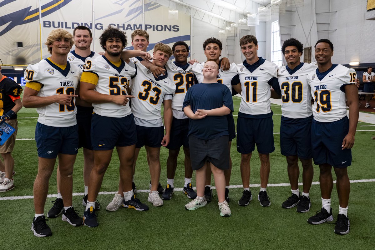 ToledoFB's tweet photo. Bigger than football 🚀💙 https://t.co/cT1ftKN7Pn