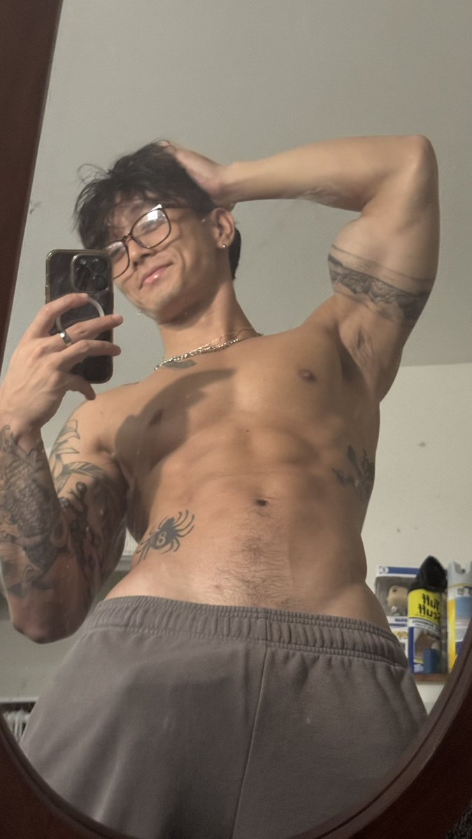 briannguyen_'s tweet photo. me+you in front of the mirror?

https://t.co/7qNxd7CAaS https://t.co/3sE45pUnZs