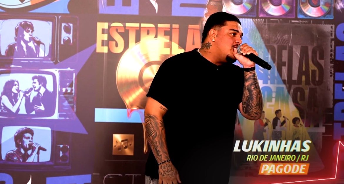 tvguzzz2's tweet photo. Aproveitando o momento do #Domingāo pra falar sobre o #EstrelasDaCasa 🎤 
O reality não tem hype nenhum, mas fui conferir os participantes, e esse moço me chamou atenção 👇🏻 (o única entre todos), Lukinhas, time pagode 🥁 https://t.co/ZmABPcQCXp