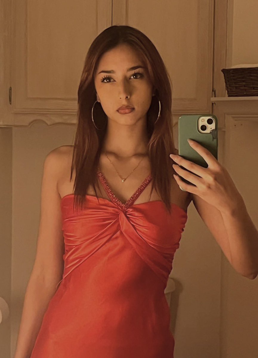 yobig_daddy29's tweet photo. I know you too wanna risk your girl and submit her to big dick dm to expose your girl/sis/mom or loyalty test her ill flash her and show her reaction https://t.co/OO8HYxkZXT