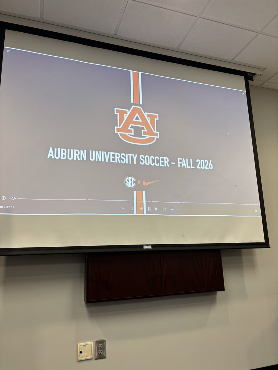HowayYall's tweet photo. Checking in for the @AuburnSoccer Upper 90 Club Chalk Talk! https://t.co/6UWP8bBDcJ