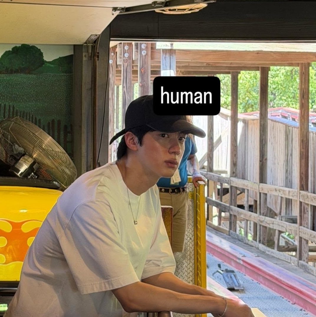 mubai__jk's tweet photo. ความพี่จินอะ เบลอหน้ามันธรรมดาไป 555555555555555555555555555555555555555555555555555555555555555555555555555555555555555555555 https://t.co/JIO4fNpWFl