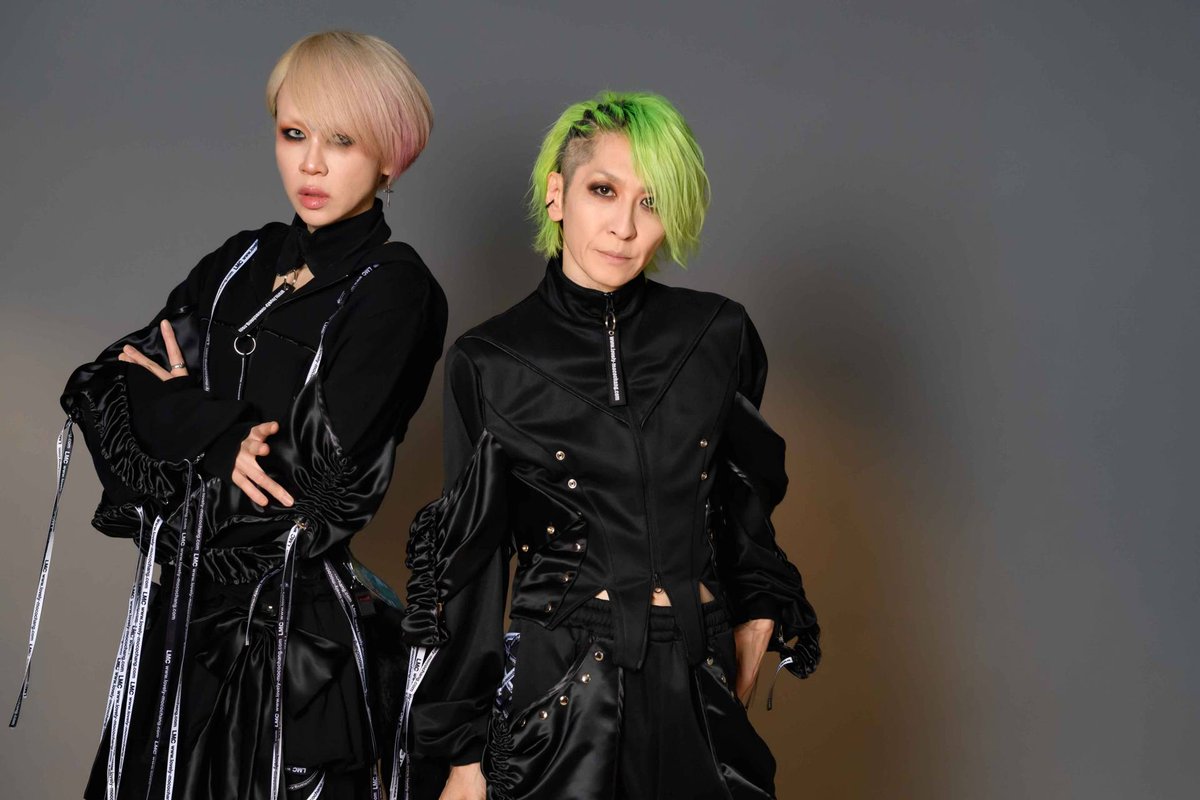 JaMEBR's tweet photo. 🎤 LM.C retorna à Europa após 14 anos!
Durante o B7Klan Festival, maya e Aiji reencontraram fãs e falaram sobre trajetória, evolução musical, legado e visão do visual kei atual.
#LMC #maya #Aiji #VisualKei #Jrock @LMC_staff
🗨️Saudades da LM.C no Brasil? https://t.co/Os84PSQ9ms