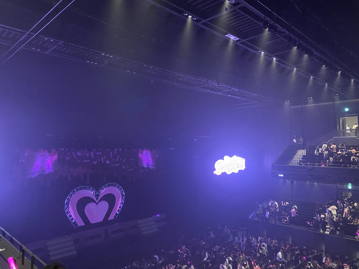 IKE_you_SP's tweet photo. Vライブ初めてやったけど想像以上に楽しかった！
そこにひなーのがいればいいんやなって思った。
MCの現地ファンとのやりとりとかも好きやったな（笑）
セトリ見ると深愛とメランコリックがある２日目に来れたのでラッキーやった(*￣∀￣)
また次もやって欲しいねー

#橘ひなのワンマンライブ https://t.co/ZmKfzXvyaS