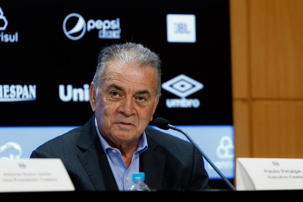 DiarioGols's tweet photo. 🎙️ Paulo Pelaipe, diretor do Grêmio:

"O Grêmio está dando um exemplo para o futebol brasileiro, de simplesmente não tendo um resultado dentro de campo trocar o treinador" https://t.co/kNbWdmqRWV