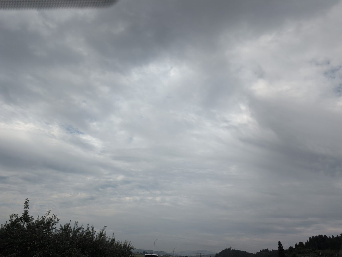 GupCwh's tweet photo. おはようございます☁
だるさが残る朝です。
先ずは目を開けた、起きた、出勤するだけで👍️位の気持ちでハードル低くして今日もよろしくお願いします🍀 https://t.co/JYqe8hqL5K