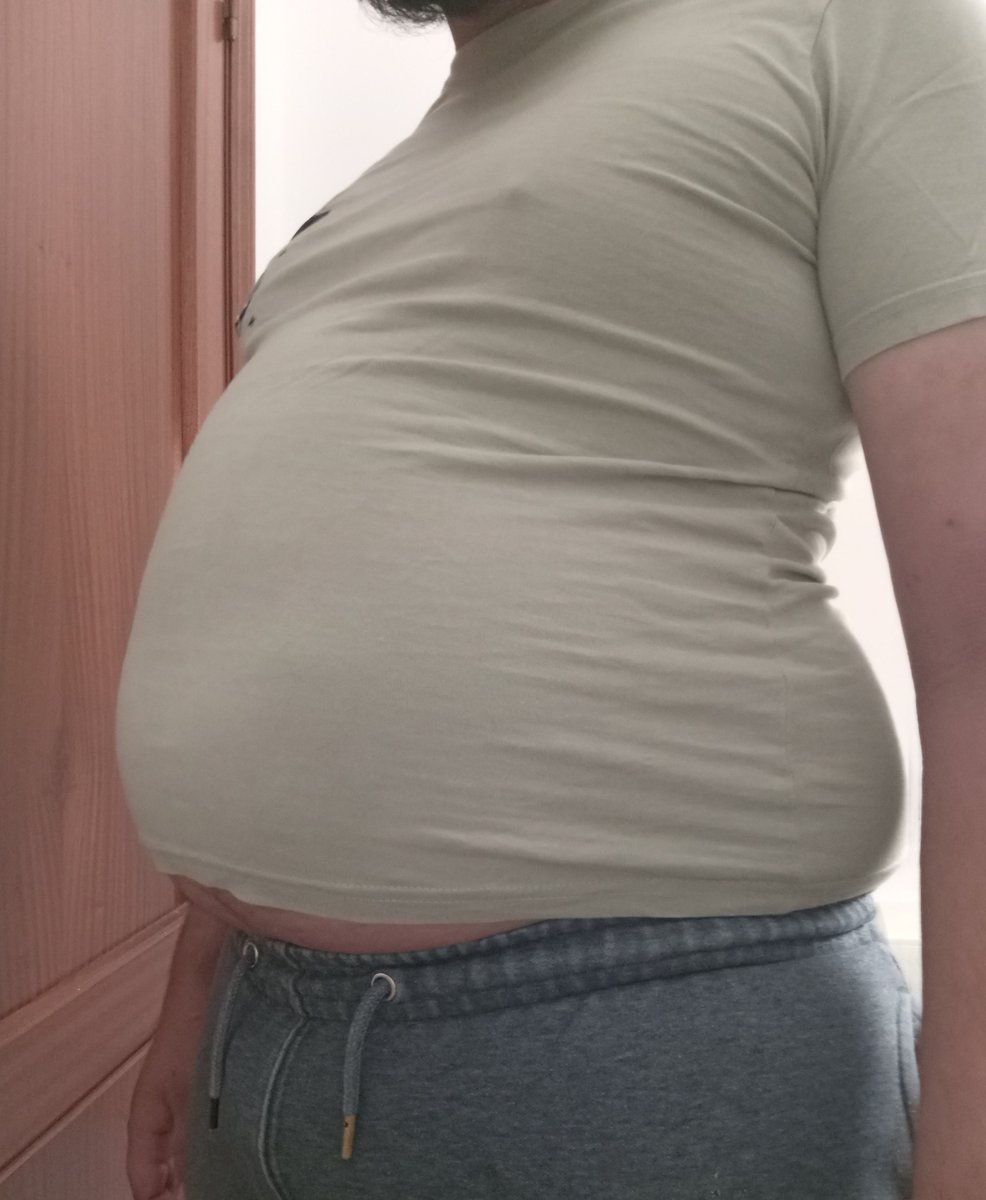 swollen_bear's tweet photo. might've gone up a size or two in the last two years https://t.co/lcseOqTARl