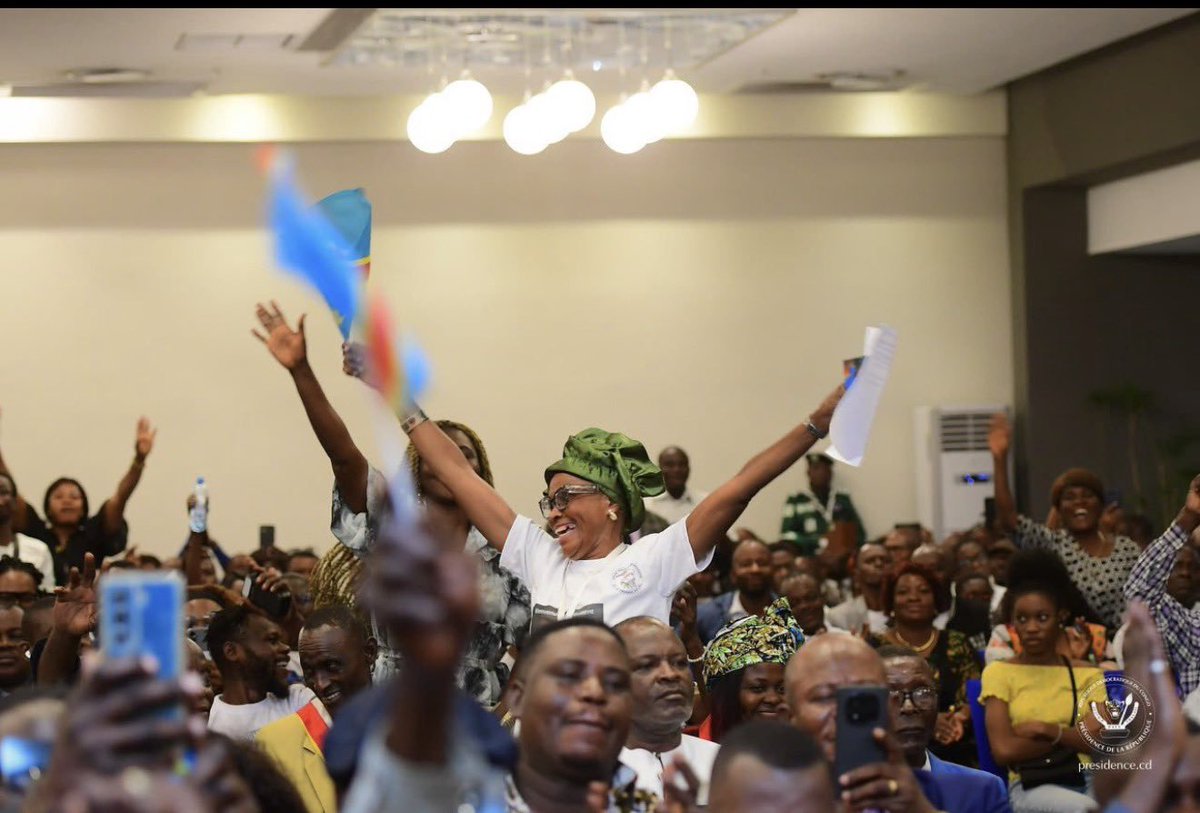 michael_bakemba's tweet photo. #RDC | Le dialogue national inclusif se prépare ; Le Président Félix Tshisekedi rassure la diaspora à Libreville : Paix, Souveraineté, Intégrité territoriale.

"Ce dialogue sera différent de tous les dialogues qu’a connus ce pays", a indiqué le Chef de l'État.@fatshi13_ https://t.co/i6LtZxQ72r