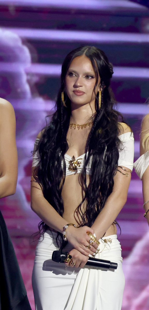 dAvanziniXoxo's tweet photo. omg daniiiii!!! am I looking at a greek goddess? https://t.co/lOhliK21Fx