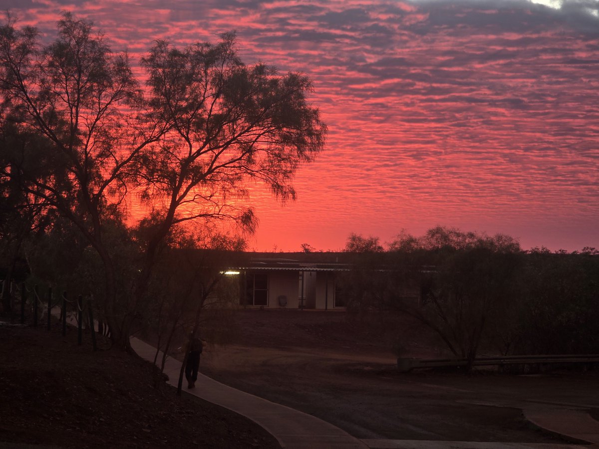 fatguyslim77's tweet photo. Good morning from Pilbara #reddawn#reddirt https://t.co/99GNQrgg8T