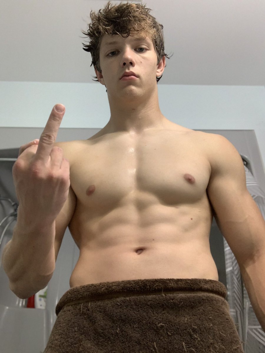 Mike20Dom's tweet photo. I could crush you pigs with my massive forearms 💪🏻 https://t.co/rqeQ7QSLgv
