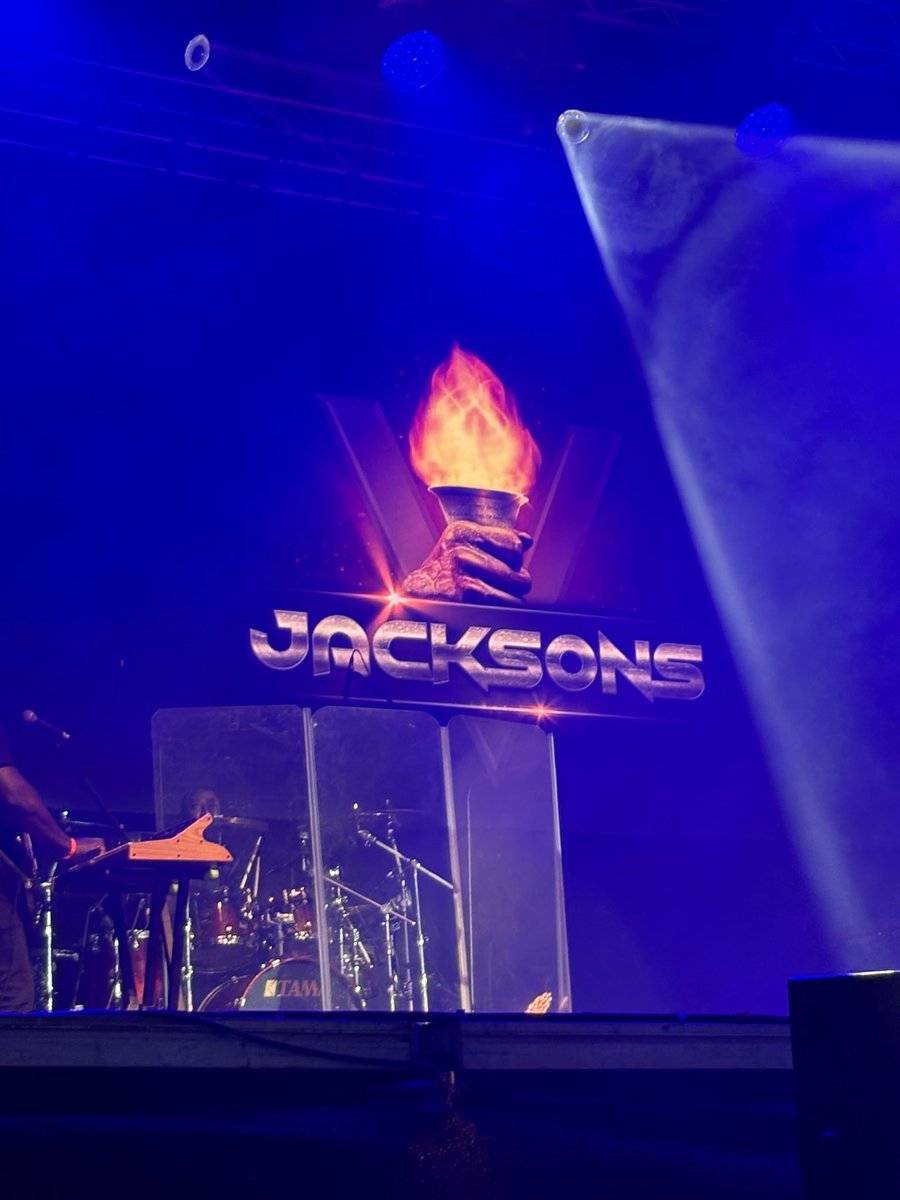 MrsFleckles119's tweet photo. #summersend festival was great craic and quality family time 💚
Will get home about 1am and I’m starting work at 6am 😭😂 https://t.co/O5F3WdPy42