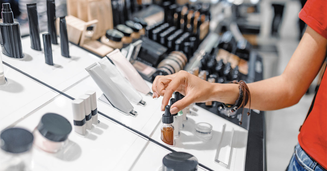 StefSpeck's tweet photo. The Vanity Economy: How Beauty and Specialty Fitness Are Influencing Retail Demand https://t.co/lW51VOgSDO https://t.co/97GcUshyRC