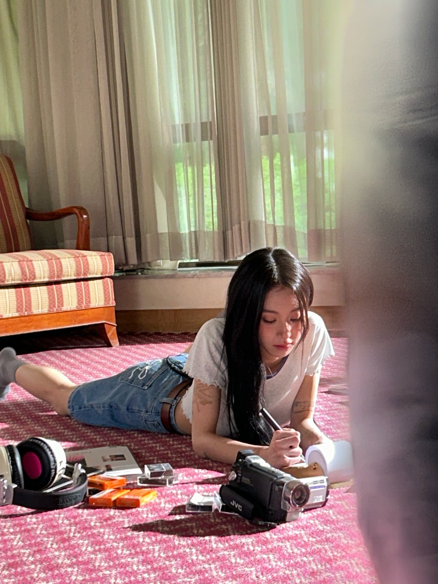 seyoungi234's tweet photo. how is chaeyoung even real? https://t.co/2gyF1apduF