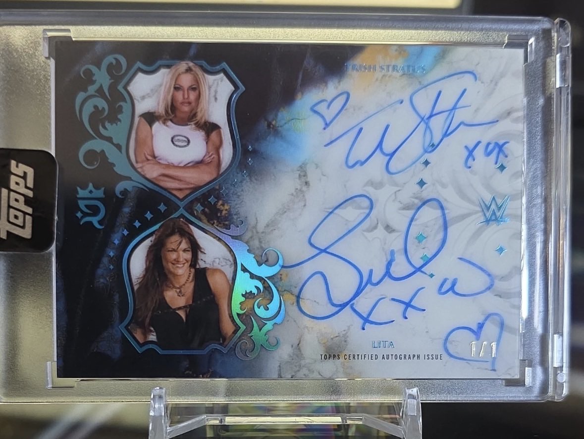 SCUncensored's tweet photo. Big 1/1 dual auto from 2025 Topps Royalty!

Trish Stratus and Lita Dual 1/1 Platinum! https://t.co/cC9IiE5hal