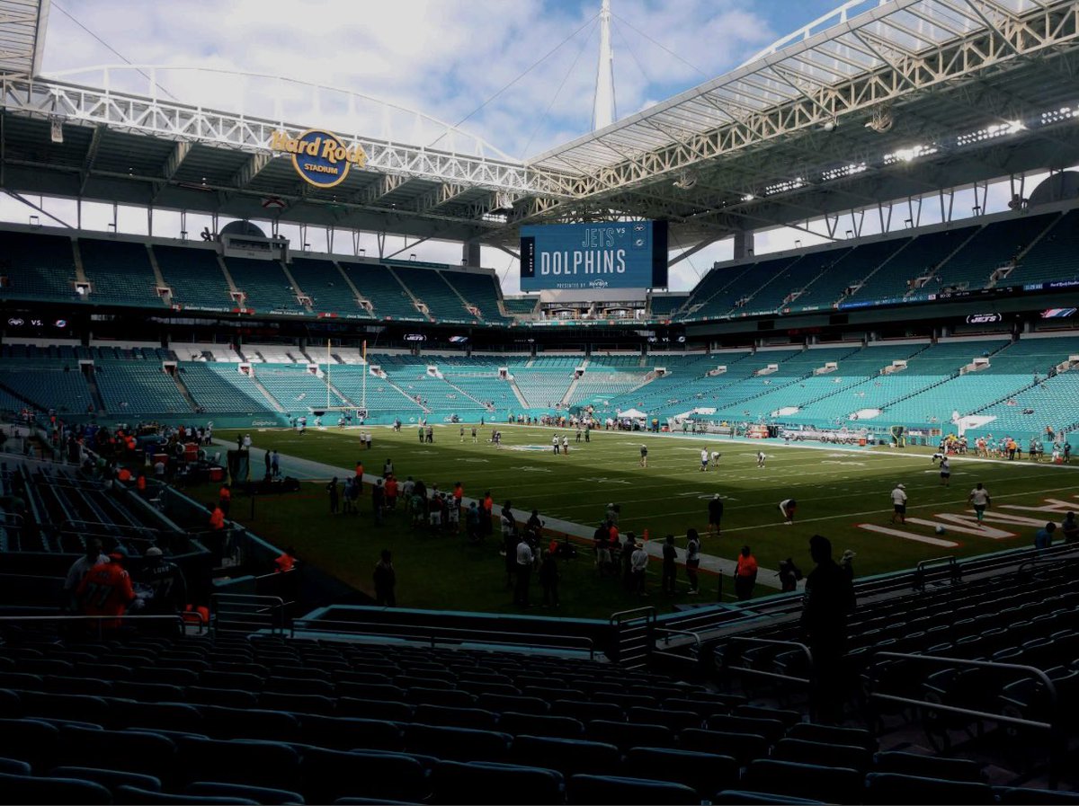 Amarsh_2's tweet photo. I have 2 tickets and a yellow parking pass available for the games below! Message me if interested! Fins up 🐬

Section 138 Row 14 Seats 15-16 

11/1 - New England Patriots 
11/29 - New York Jets 
12/13 - Chicago Bears 
1/3 - Buffalo Bills 

Seat View Below! https://t.co/SmxfeljppM