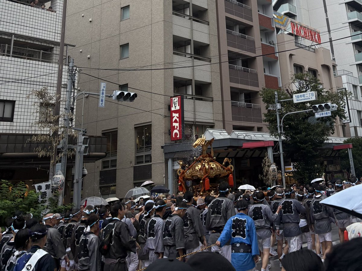 hagiwara_m0205's tweet photo. 昨日は、先月出演した『フランケンシュタイン 対 地底童子（クラボッコ）』の共演者と女子会してきたよ♡浴衣着て深川祭りに行ってきました。大きいお祭り行くのも浴衣着て出かけるのも久しぶりで、とっても楽しかったです！ https://t.co/9GrC67g37K