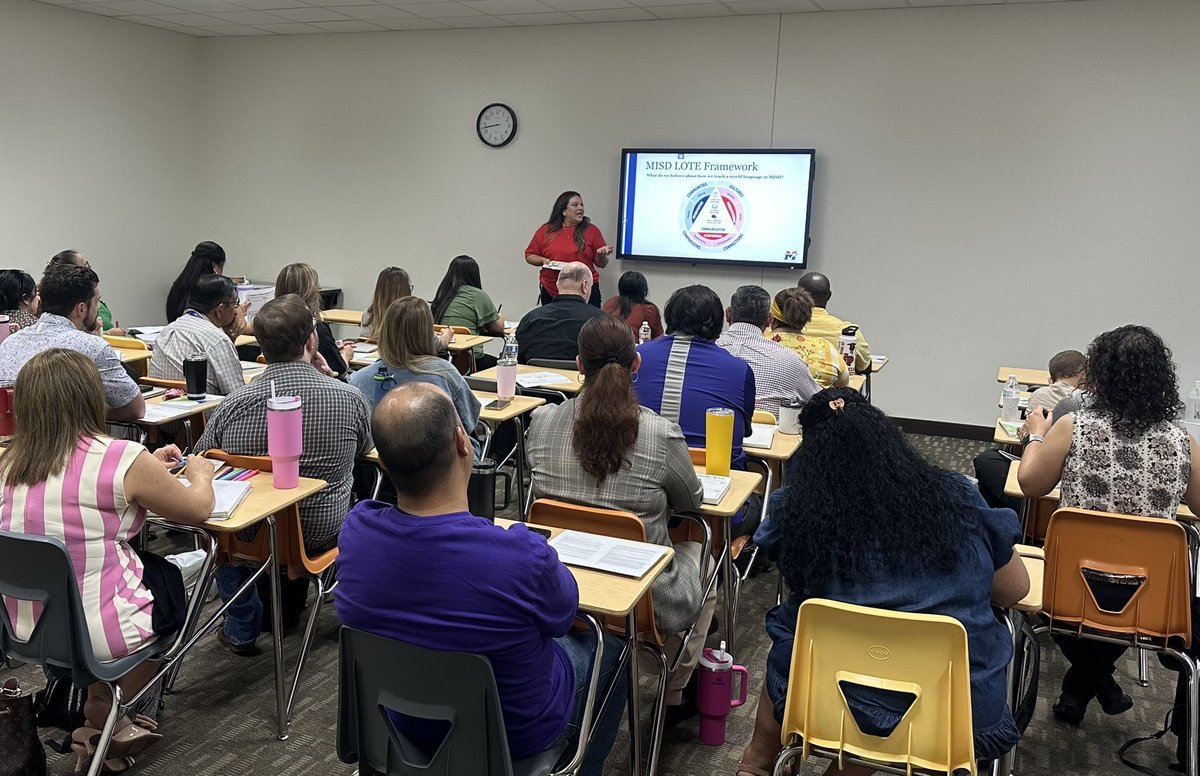 MidlandWL's tweet photo. Day 1 of our Back-to-School Learning put COMMUNICATION at the center! Teachers explored the 4 Ts: TEKS, Tasks, Teachers &amp; Tools, Depth &amp; Complexity, and lesson preparation—all focused on building communicative classrooms. https://t.co/4VekhzLZda