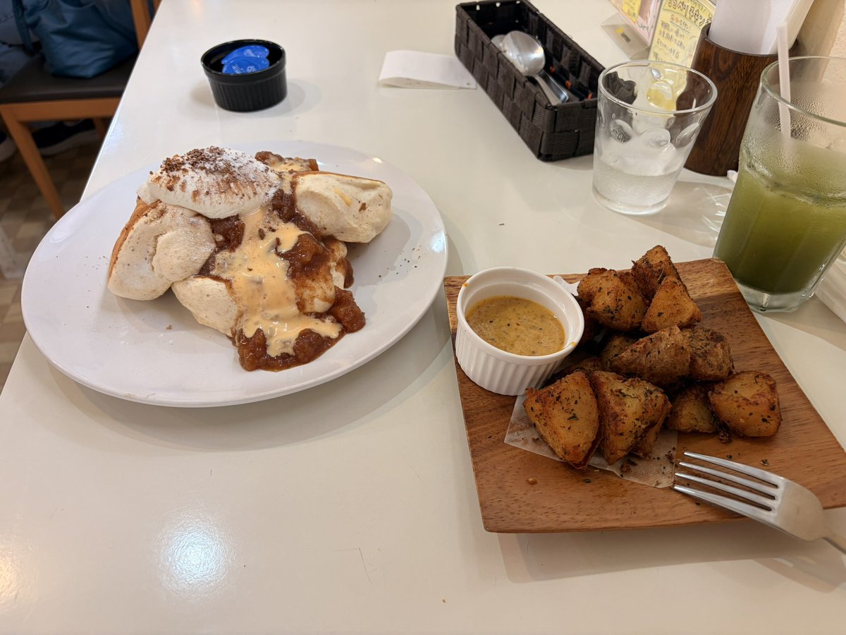 4on_black's tweet photo. 昨日のヤケクソ豪華ランチ載せとくね🥞🍟 https://t.co/bZmCiUDOG2