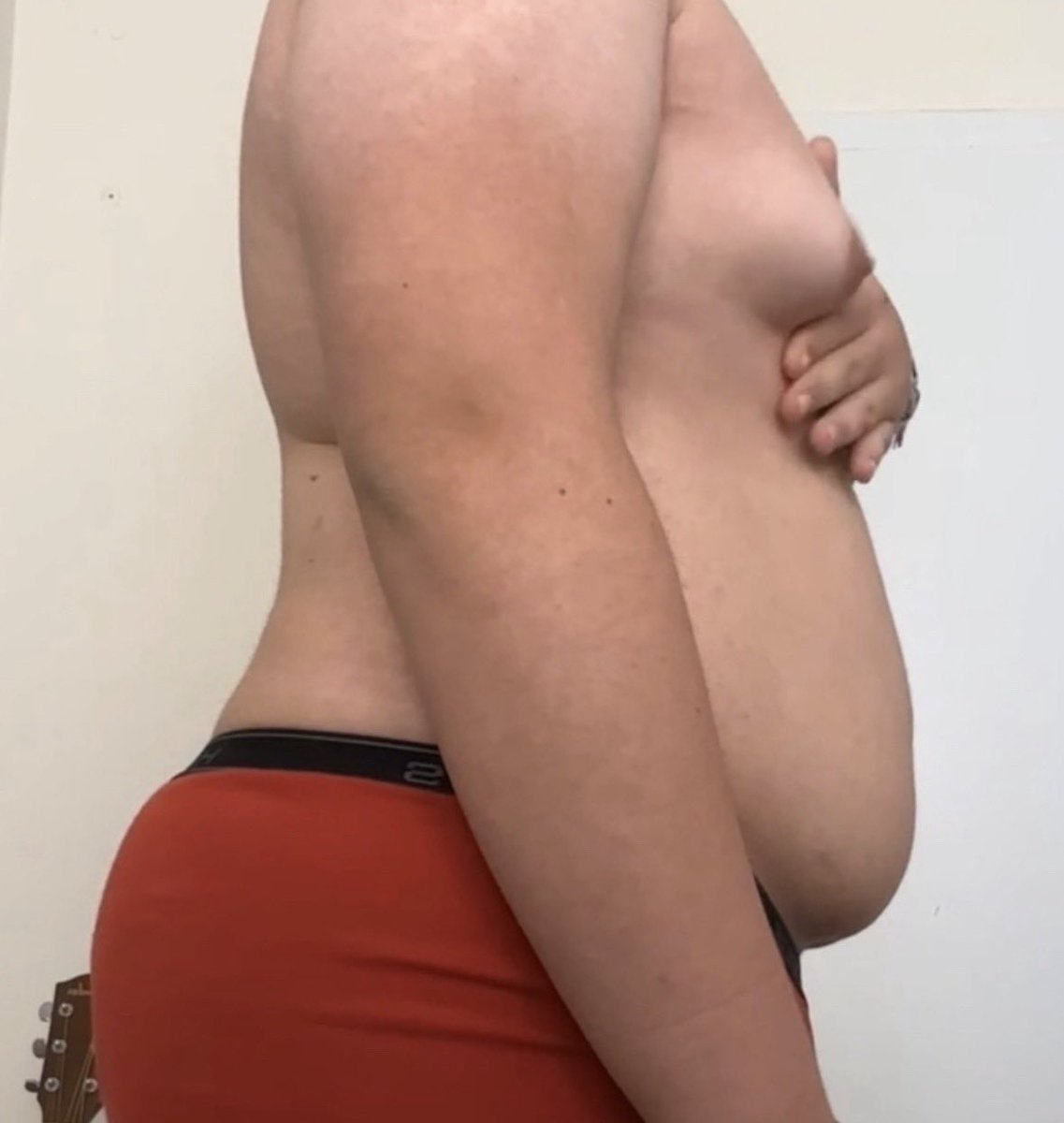 vidhu25580's tweet photo. 10 month difference🐷😋 holy shit! #gainer #fat #feedee #grommr https://t.co/fZgTEkqN0u