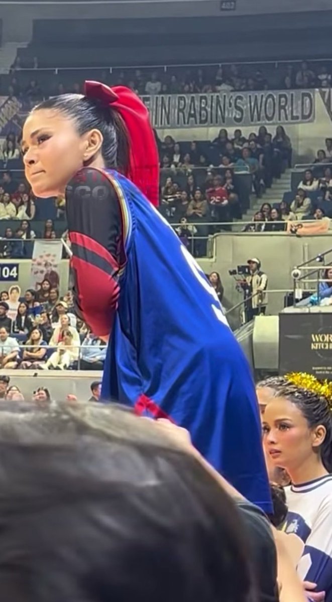 _miarchive22's tweet photo. Look at this girl, she was so excited and proud to cheer for Lance, but suddenly, something happened. 🥺 Get well soon, Lance! Please get some rest, both of you. We know how hectic your schedules have been, but you both have been doing your very best for this first ASG. https://t.co/FVlm7VrEE0
