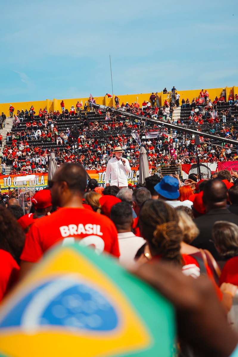 2tteus's tweet photo. Minha contribuição pro evento do Lula de hoje 📸⭐️ https://t.co/FbLYkmungh