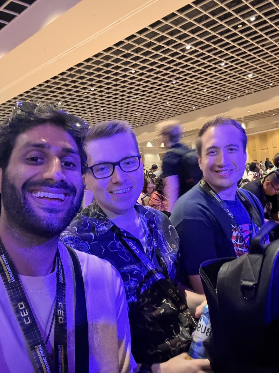 Roozu91's tweet photo. Ready for Top 8 SF6. 
With my boys @LinkNova_ &amp; @Natehamm66 https://t.co/5VlwumDBKJ