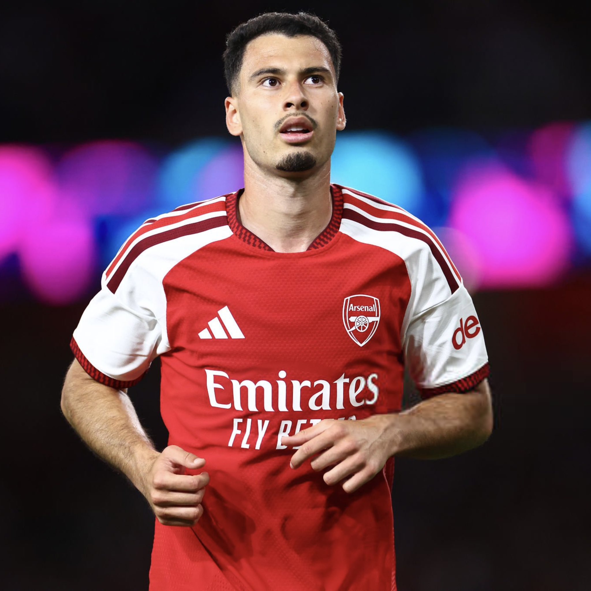 🚨 AL-SADD 🇶🇦 SUIT DE PRÈS GABRIEL MARTINELLI 🇧🇷 ! 👀 

Arsenal l’évalue...
