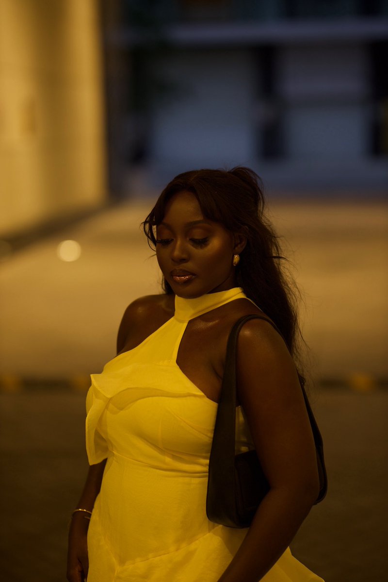 oeilletblanc_'s tweet photo. Me in yellow🥹🥹🥹💛 https://t.co/E0nRLYJgmG