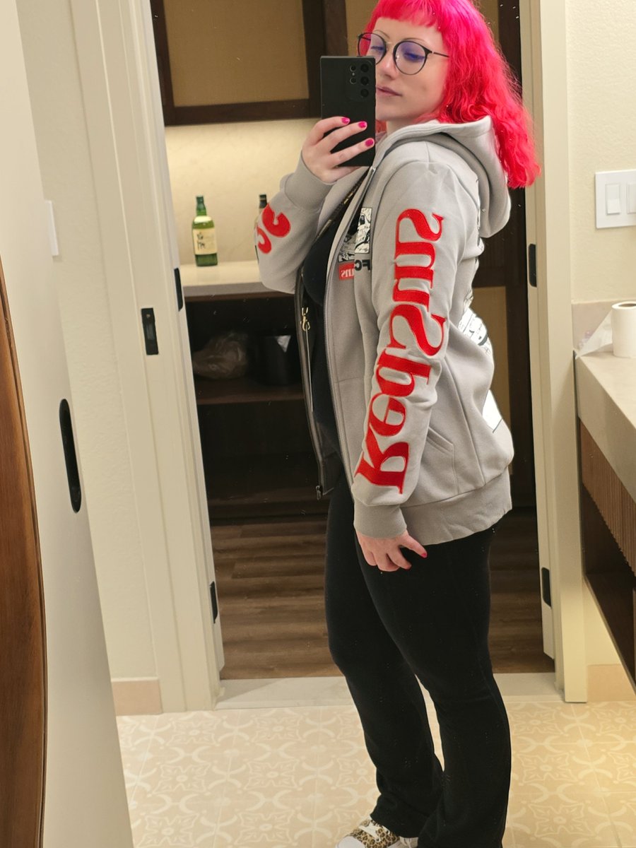 _amberavon's tweet photo. Had to complete the collection before the booth closed. Can't wait to wear these in Japan in October!!! https://t.co/HO0kowN4j3