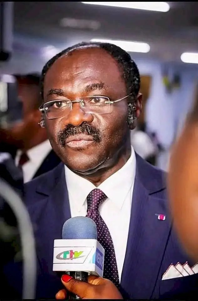 OndoboGreg's tweet photo. Depuis que ces 3 ont décidé de nous foutre la paix on renoue avec les victoires https://t.co/9w55m9AFah