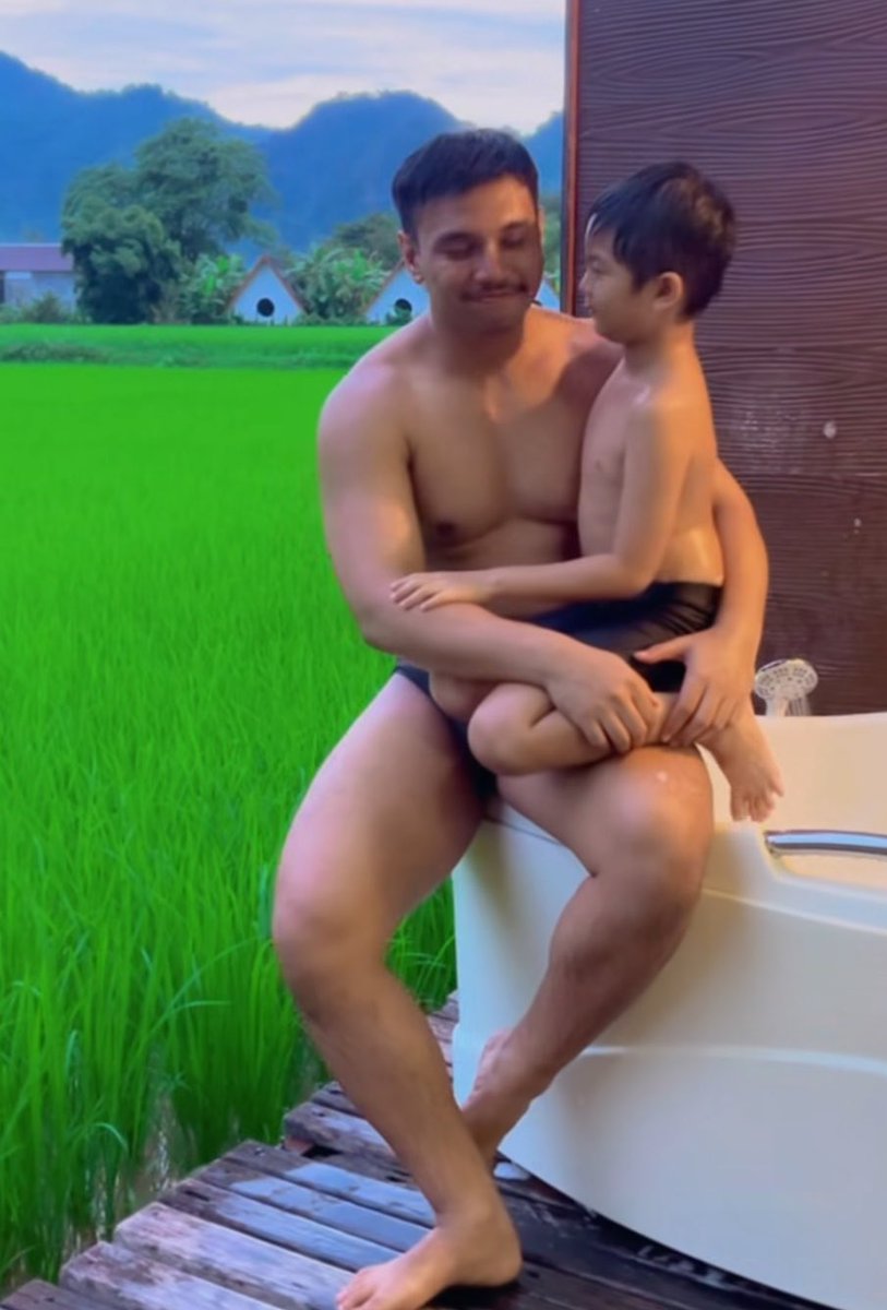 mimxlio's tweet photo. Ada yang bilang lebih suka punya anak darah daging sendiri daripada punya istri, jadi konsepnya bikin anak lalu cerai, emang ada yah yang seperti itu? Kalau kalian bakal menikah ngga? https://t.co/eHYO2ddCFm
