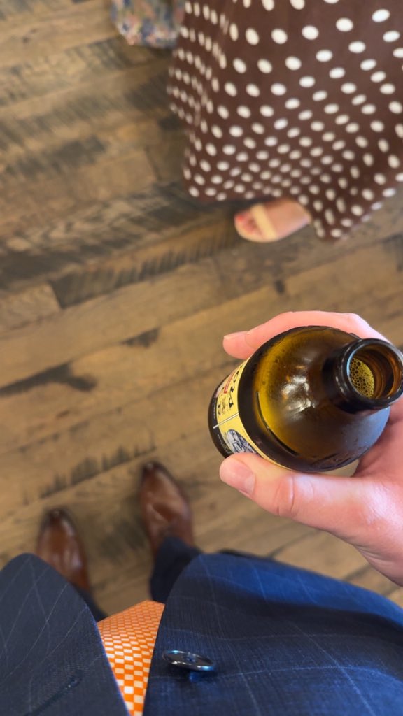 bagmonsta's tweet photo. First beer after you put on a suit feeling fly as fuck is highly underrated https://t.co/tVasxdUN4k