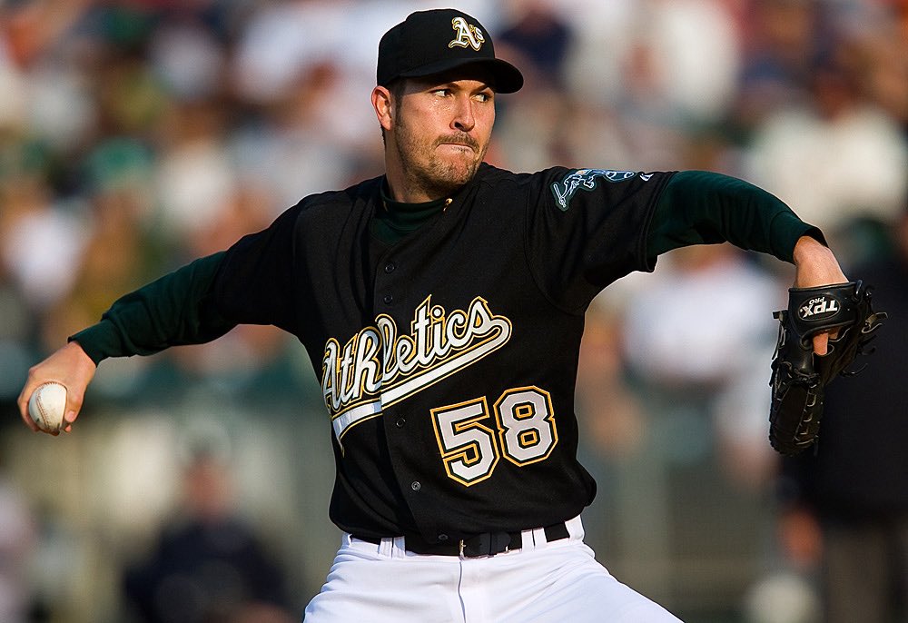 mlbhoopgrids's tweet photo. What’s the better non traditional black uniform https://t.co/dJ2imeiVRi