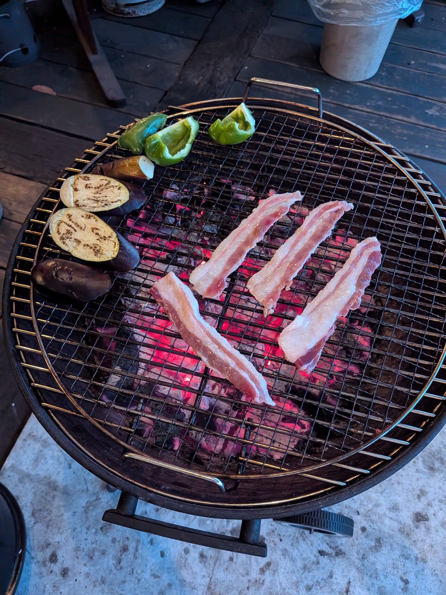 whiskycork's tweet photo. 夏休みが終わってしまったか…しかしBBQは楽しかったな。
何と言っても猪肉が美味だった！ https://t.co/IewnsJ0UUW