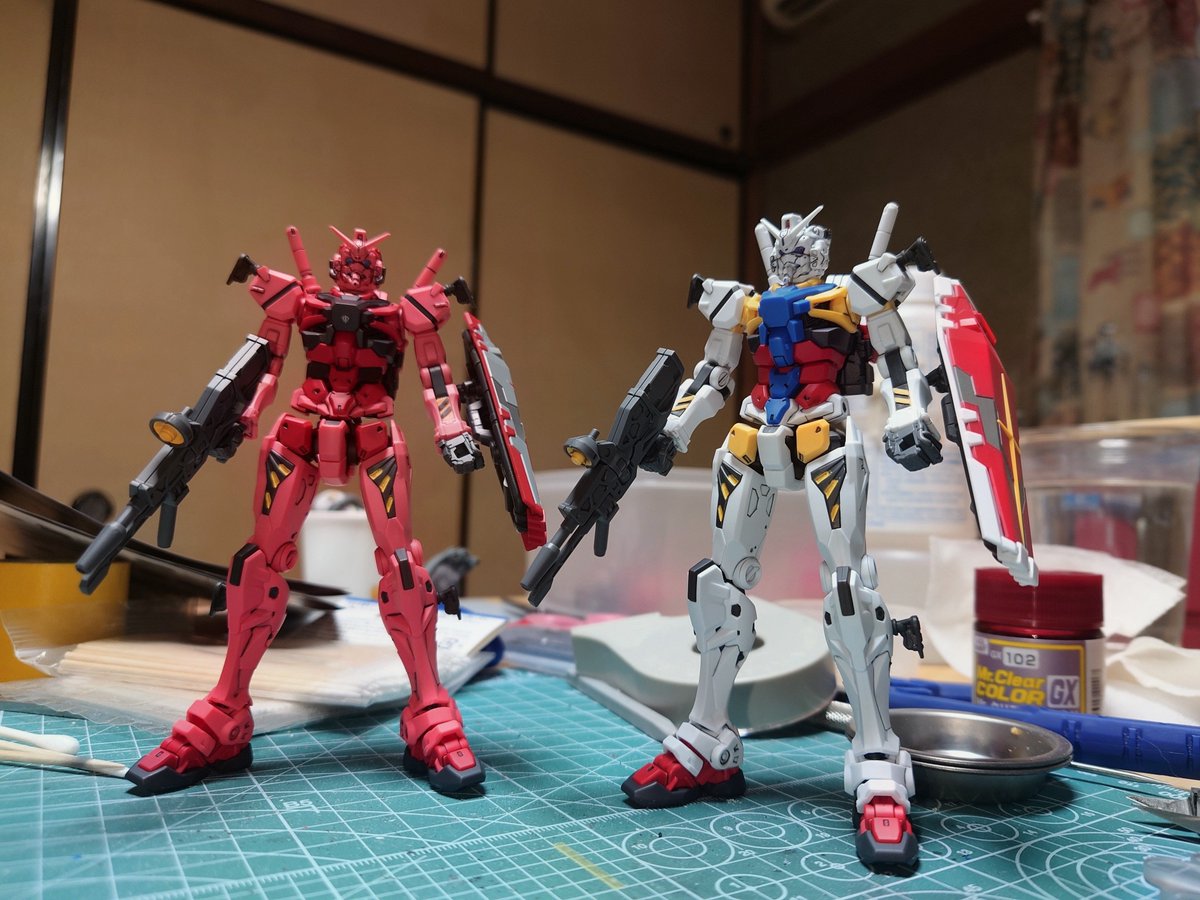 nekodorei0308's tweet photo. #ガンプラ
#ガンプラ好きと繋がりたい

早起きできたので、朝から模活。

赤いガンダムと白いガンダムを同時作成。

赤いガンダムのほうがディティールが多いですね。
αサイコミュを積んでるからでしょうか。 https://t.co/IYnUiOu2PB