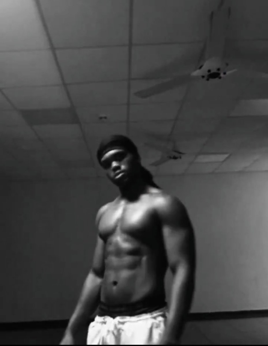 LCrillzy's tweet photo. Natty.🔥

#hardwork #discipline #consistency #transformation #explorepage✨ #viral #post #bodybuilding #shredded #muscle #lifestyle #gym #fitness #motivation #instafit #instagram #photography #photo https://t.co/thx8Q5mygv