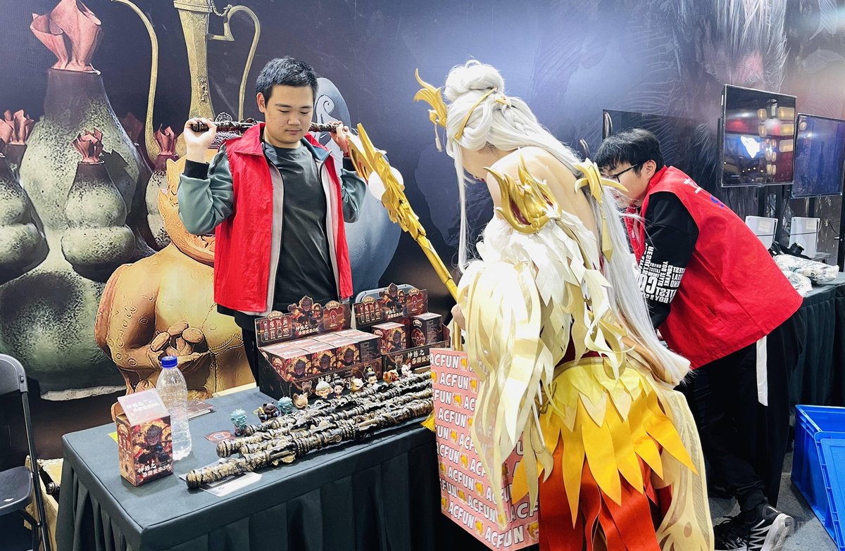 C9q5F86T600D3N3's tweet photo. Just spent the most epic day at the city’s anime convention! Met my favorite voice actor, snagged rare merch, and cosplayed my favorite character—best weekend ever! , https://t.co/gNrOo7FtDx