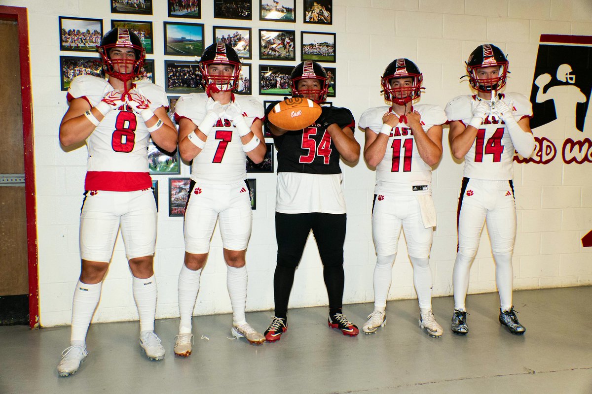 CHE_Fball's tweet photo. 2026 CAPTAINS ‼️🔥🔴⚪️⚫️
#8 Trevor Levin
#11 Josh Greenberg 
#54 Jayden Pitter 
#14  Liam Sweeney 
#7 Dillon Haddock 

Fall camp is off to a great start after week 1 ✅ GAMEDAY is coming soon ⏳ https://t.co/NYFCZWQndR