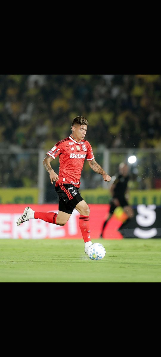 _luizalbertoo's tweet photo. Carrascal, em suas grandes noites, me faz sentir como se não houvesse jogador melhor na América do Sul. Assustador o talento. https://t.co/yJ1tT2TPad