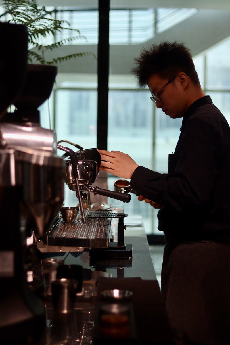 CareyKimmi20891's tweet photo. Just walked into the office kitchen only to find my intern trying to "steam" his leftover dumplings in the office coffee maker. Pro tip: the machine’s for lattes, not dumplings… and yes, the dumplings are now officially part of team lore. https://t.co/MAcubRgoNB