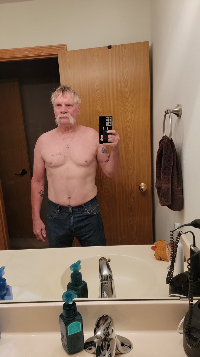 StevenConnxct3's tweet photo. Am really horny right now https://t.co/NQxkq9qFgd